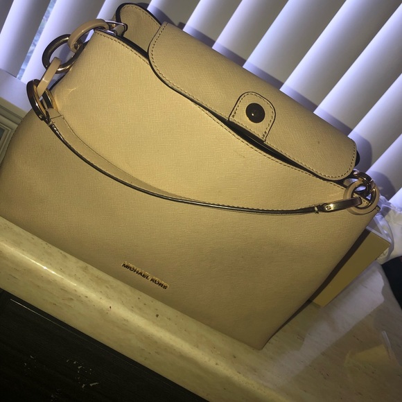 Michael Kors purse - Picture 5 of 6
